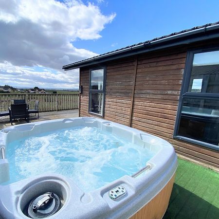 Benarty 11 With Private Hot Tub - Fife - Loch Leven - Lomond Hills - Pet Friendly Villa Kelty Dış mekan fotoğraf