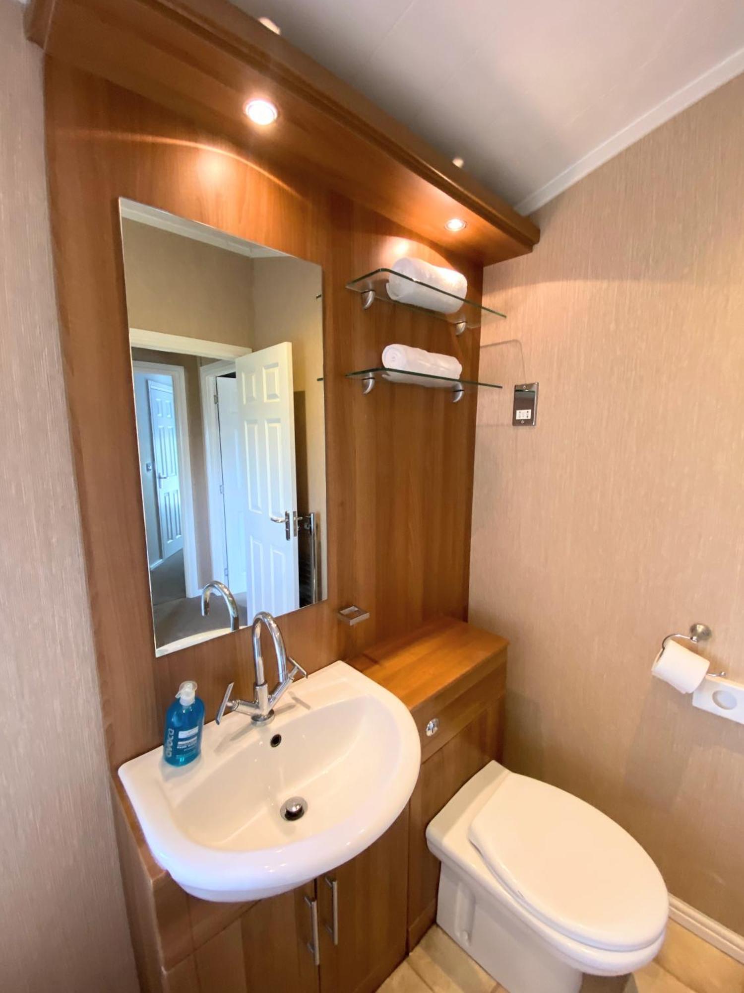 Benarty 11 With Private Hot Tub - Fife - Loch Leven - Lomond Hills - Pet Friendly Villa Kelty Dış mekan fotoğraf