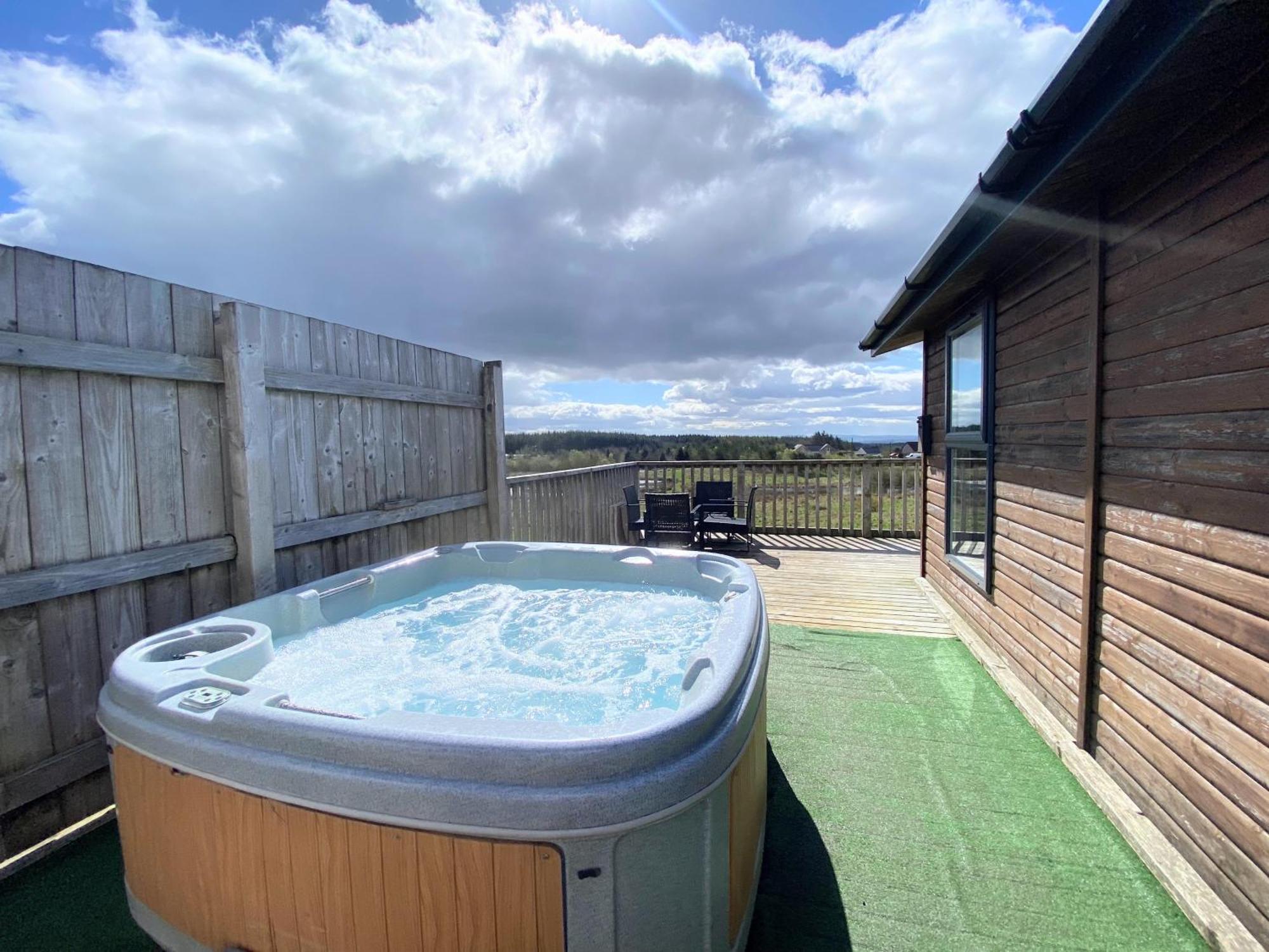 Benarty 11 With Private Hot Tub - Fife - Loch Leven - Lomond Hills - Pet Friendly Villa Kelty Dış mekan fotoğraf