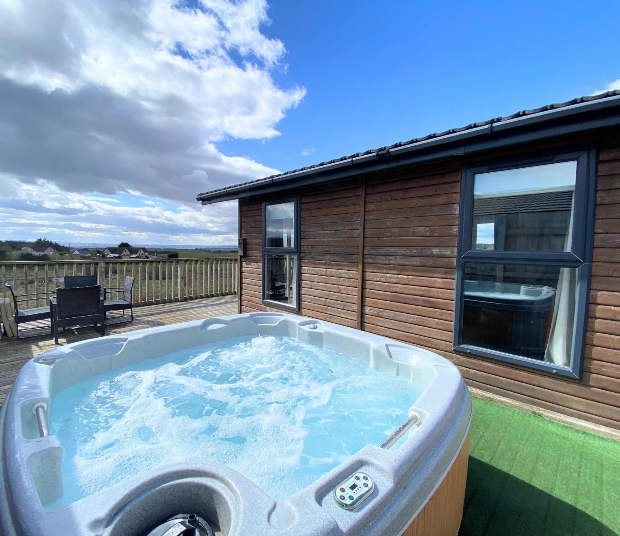 Benarty 11 With Private Hot Tub - Fife - Loch Leven - Lomond Hills - Pet Friendly Villa Kelty Dış mekan fotoğraf