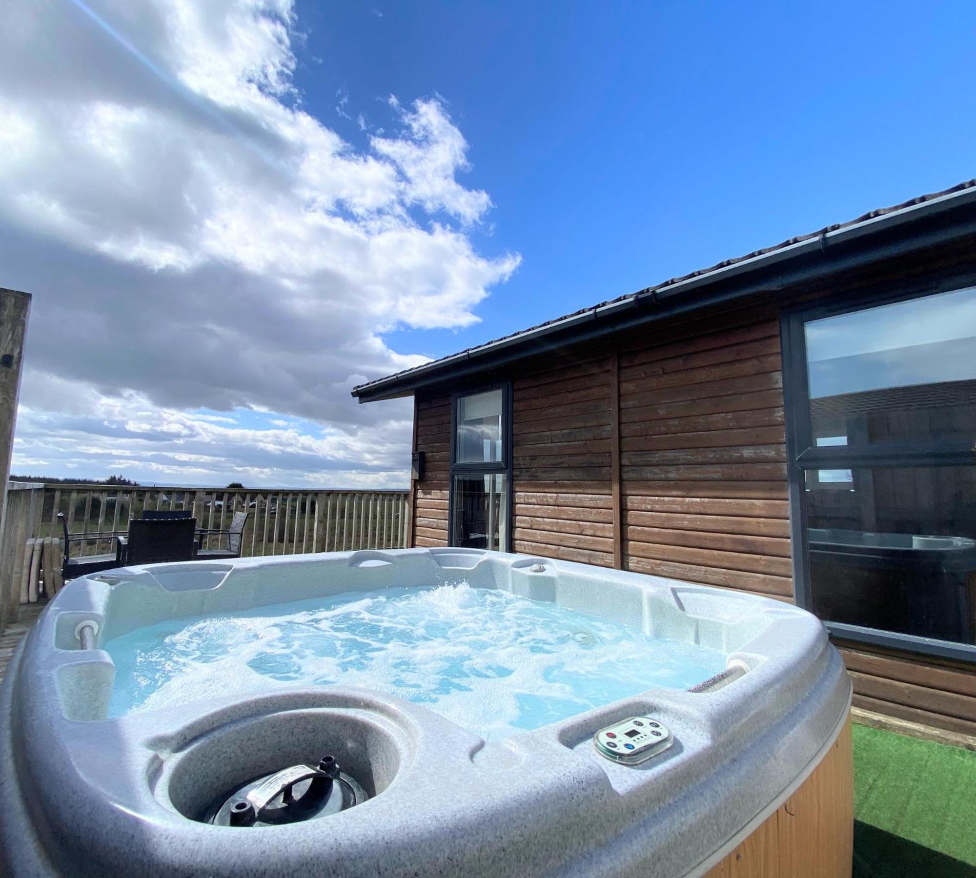 Benarty 11 With Private Hot Tub - Fife - Loch Leven - Lomond Hills - Pet Friendly Villa Kelty Dış mekan fotoğraf